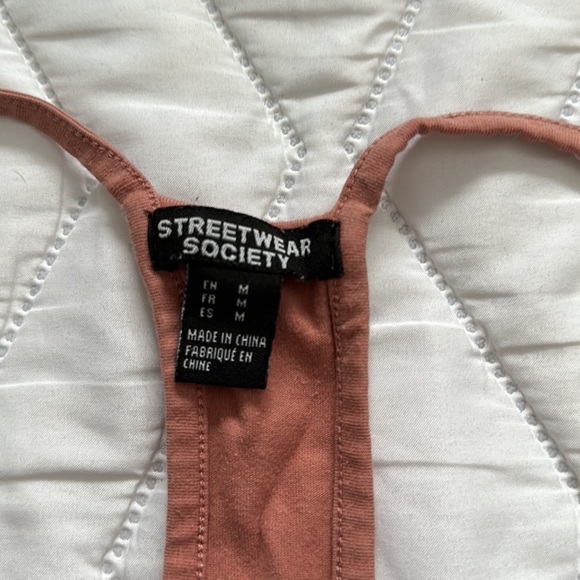 Crop top - Picture 2 of 3